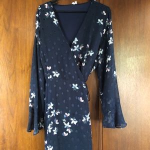 Q&A brand wrap dress. Excellent condition!!